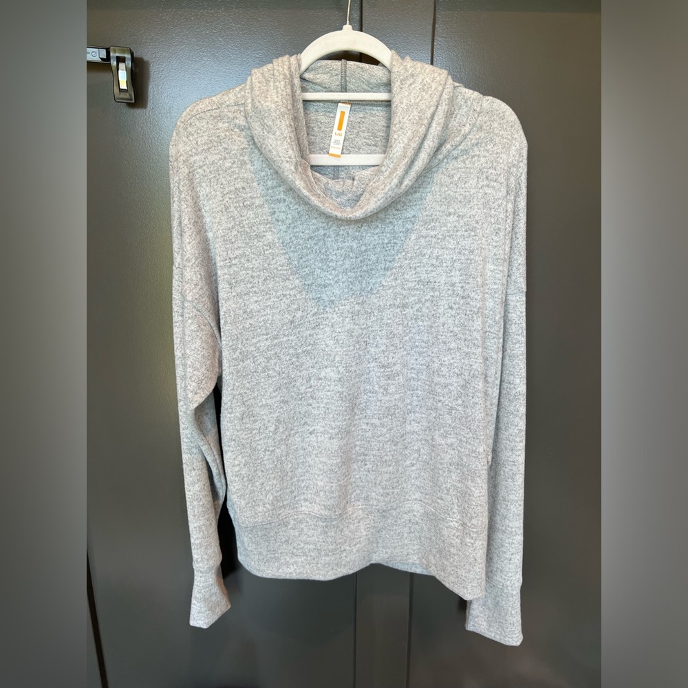 Lucy Hooded Soft Top
